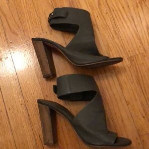 Vince Leather Heel size 9